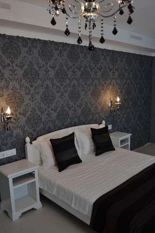 Отель Old City Bucharest NF Hotels Бухарест Стандартный двухместный номер с 1 кроватью-9