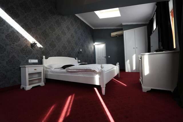 Отель Old City Bucharest NF Hotels Бухарест-38
